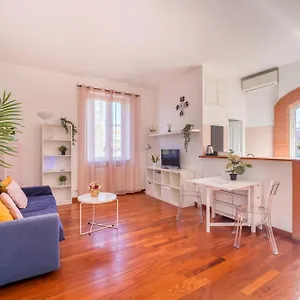  Apartamento Welcome Dhome - Cozy Penthouse With St. Peter View Italia